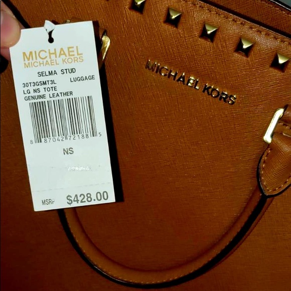 Micheal Kors hang bag - Picture 4 of 4